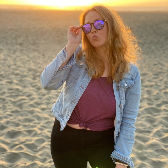 Meet your Posher, Brie - Picture 1 of 3